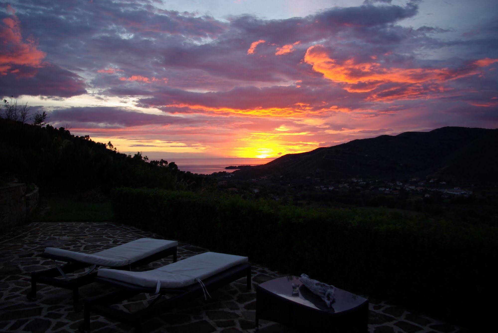 Villa Sulle Onde Della Collina Montecorice Exterior foto